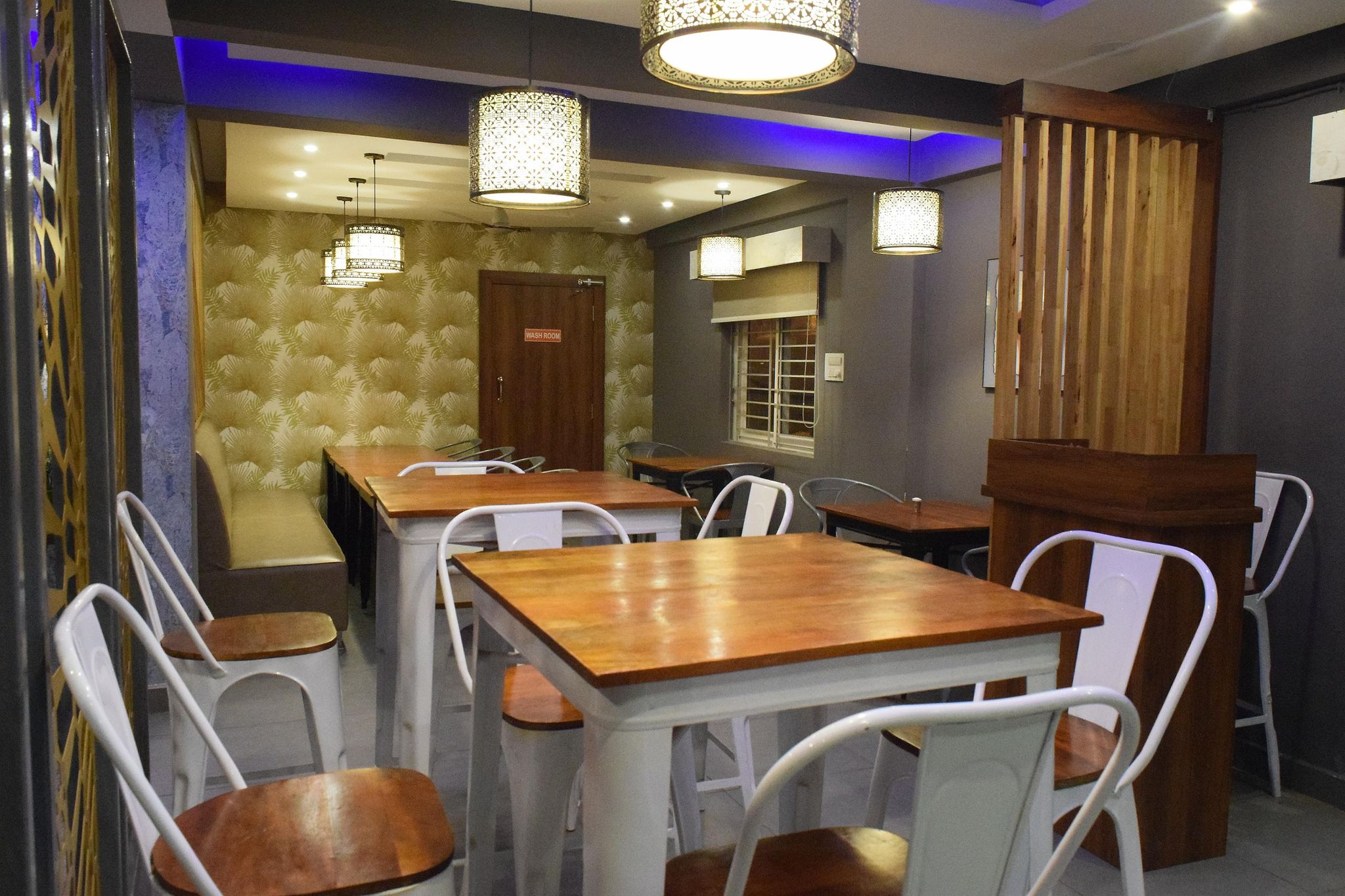 undefined Air Avenue Hotel 8
