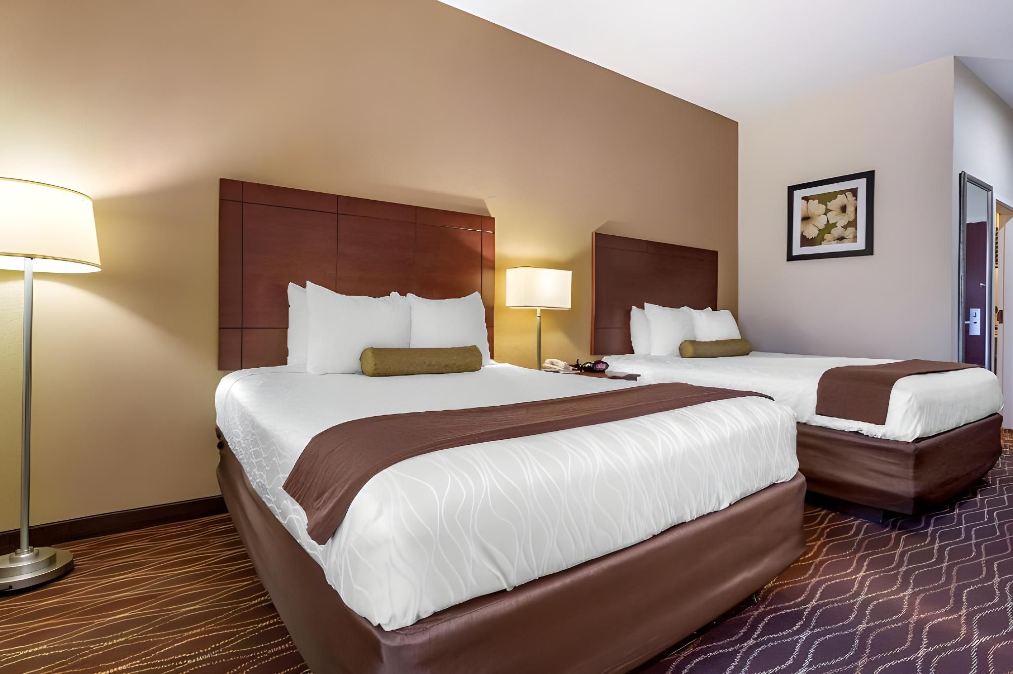 2 queen beds, nonsmoking