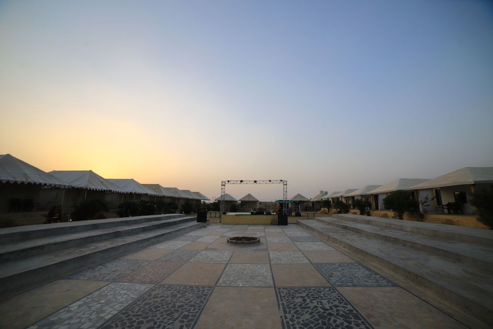undefined Sunrise Desert Resort 7