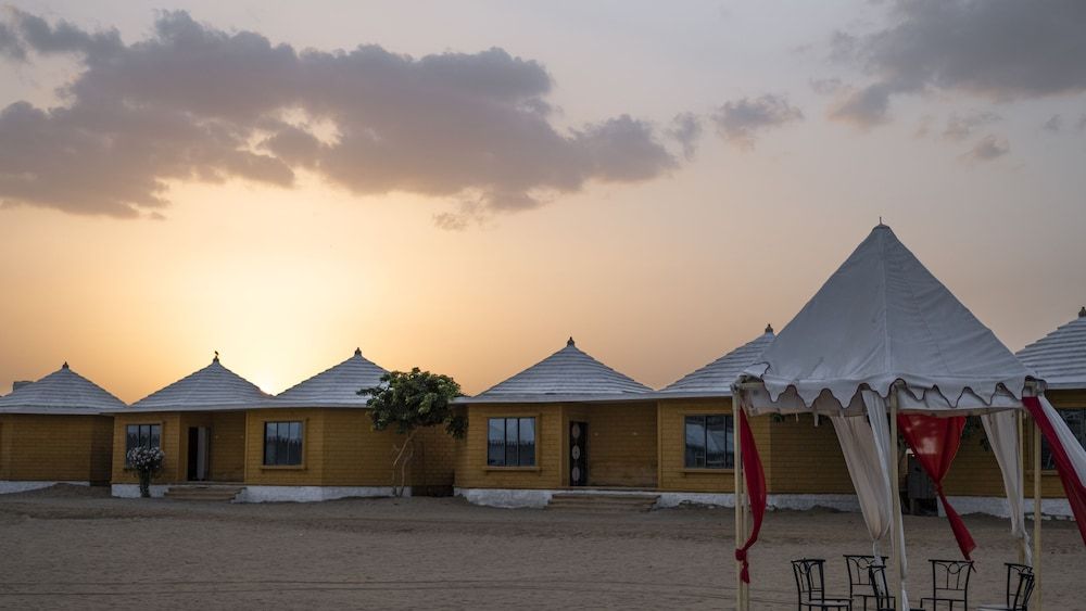 undefined Sunrise Desert Resort 4
