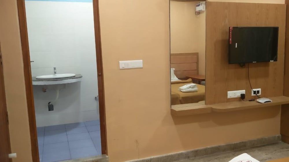 Shamsu's Inn Executive Triple Room 3