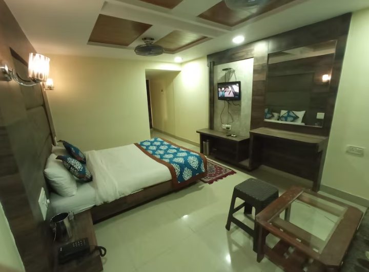 Hotel Sai Yash  Deluxe AC Room 2