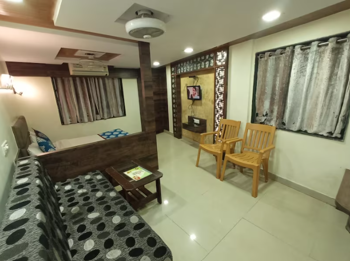 Hotel Sai Yash  Deluxe AC Room 3