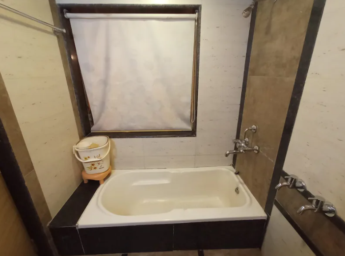 Hotel Sai Yash  Deluxe AC Room 4
