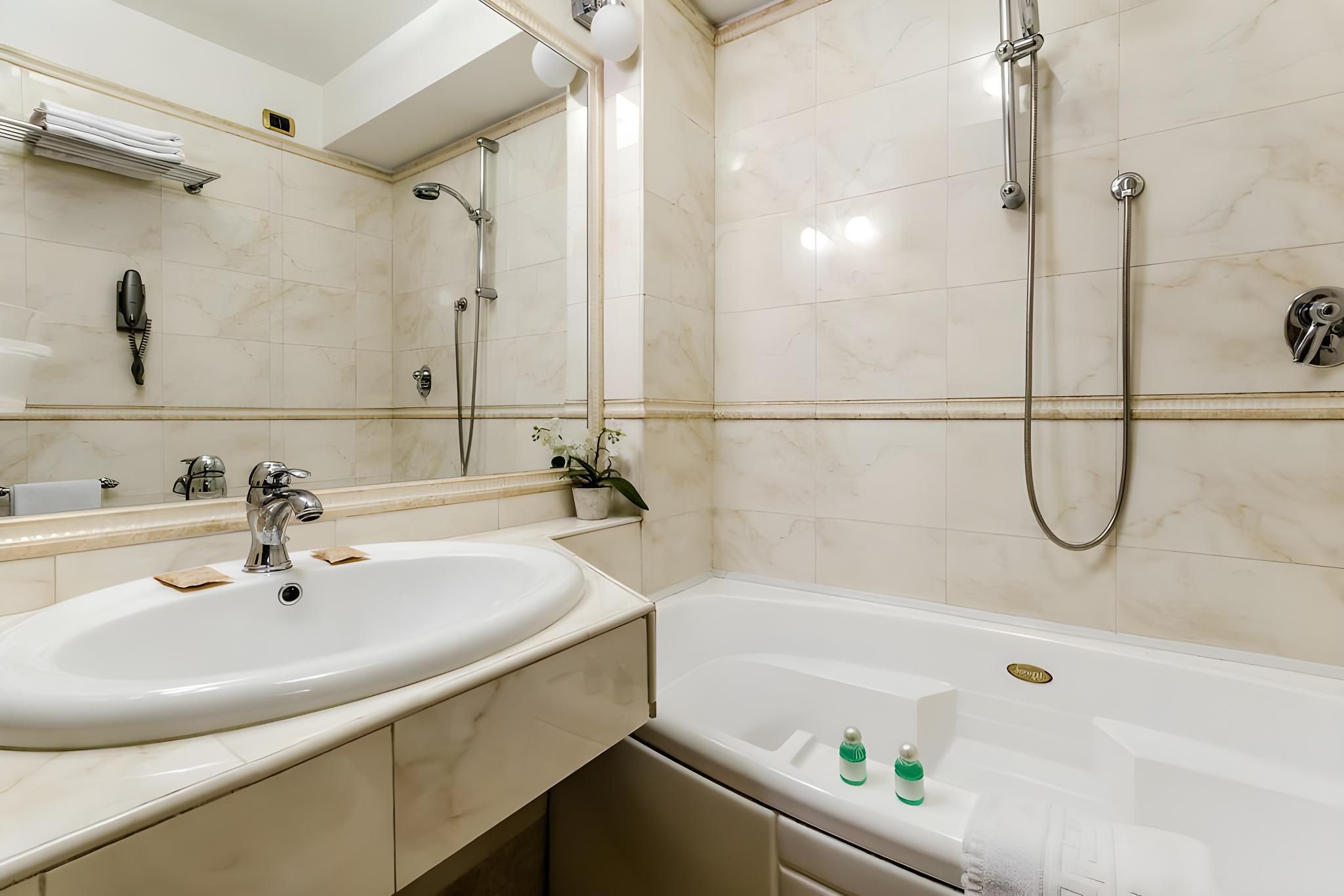 Luxury Rooms H 2000 Roma Double Room 3