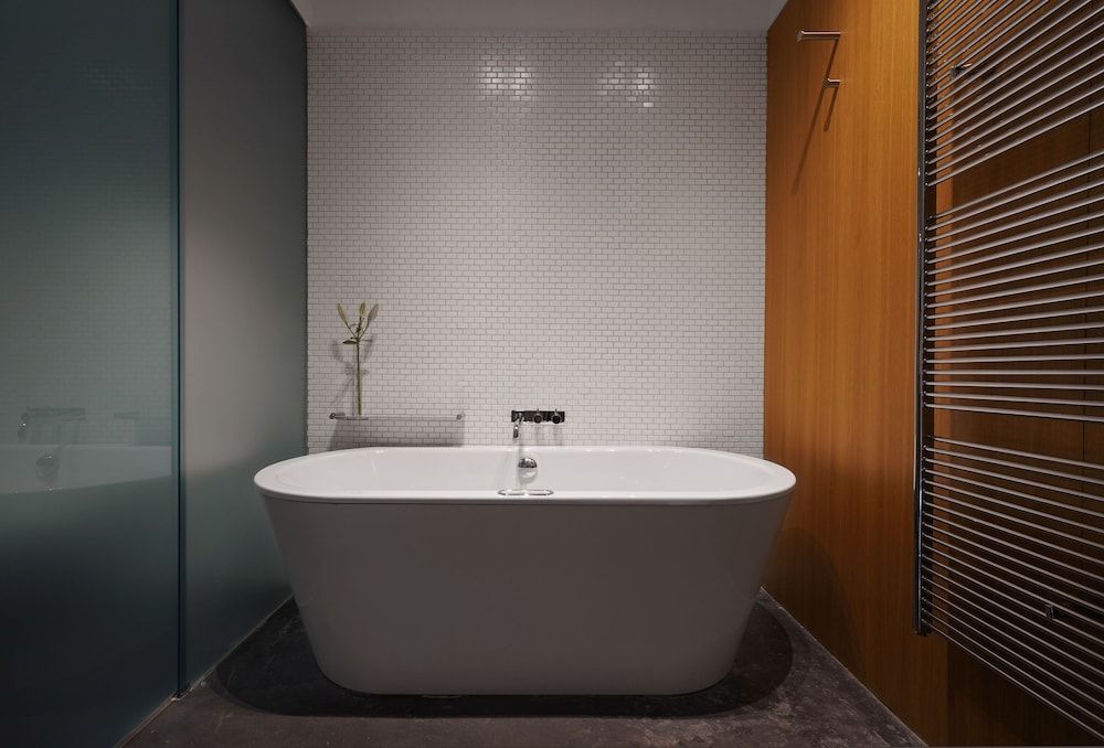 Son Brull Hotel & Spa Junior Suite, Bathtub 5