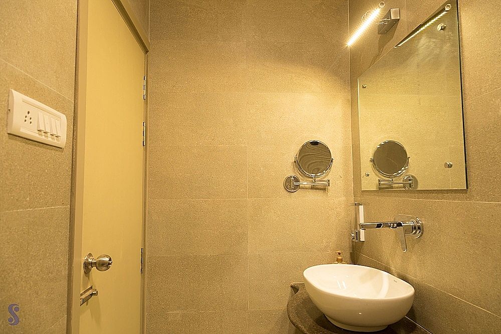 Deluxe Room , Window Balcony