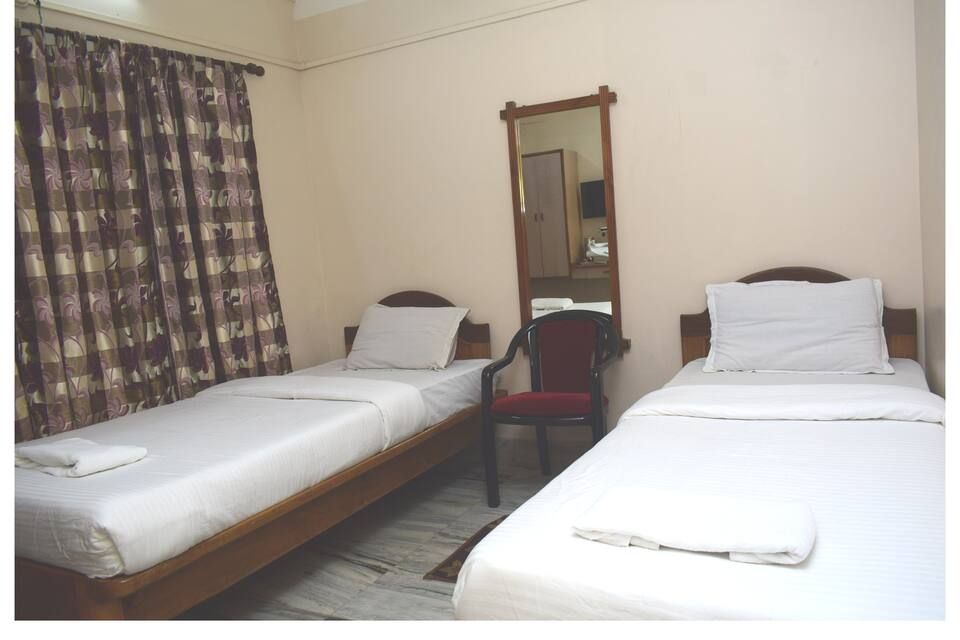 Hotel Centre Palace Non AC Double