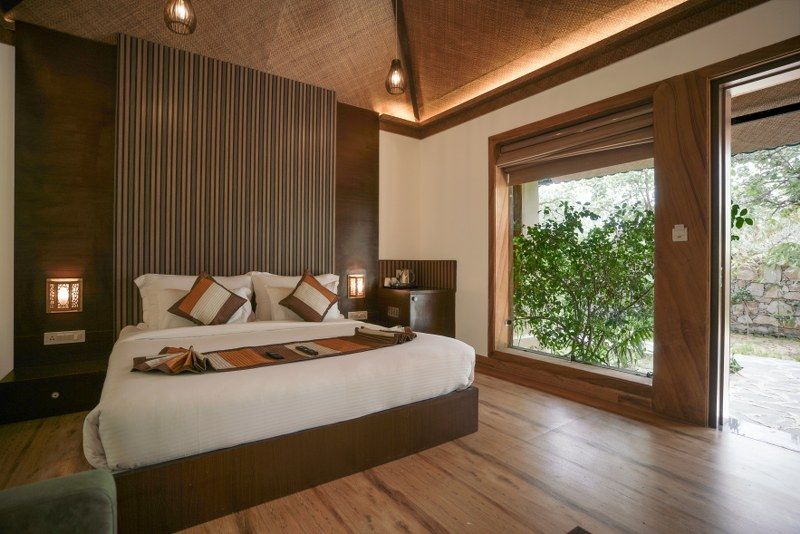 Party House 2 bedroom Villa with Plunge Pool and Private Sit out