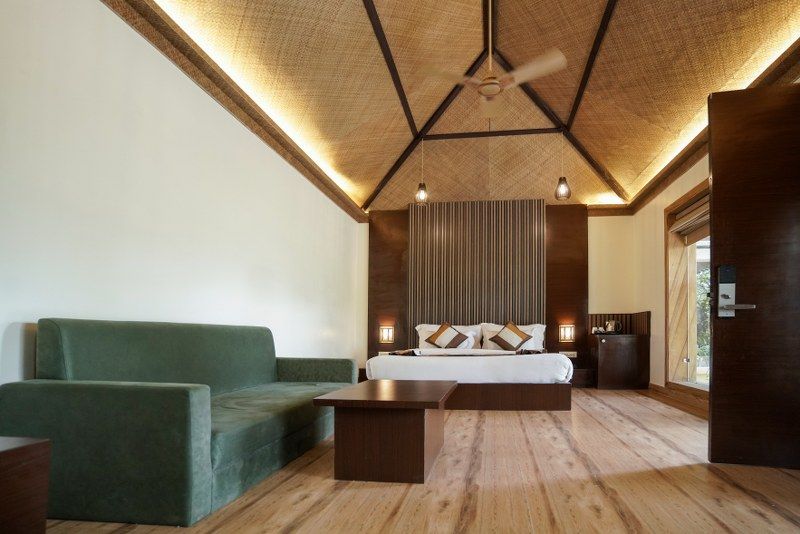 Party House 2 bedroom Villa with Plunge Pool and Private Sit out