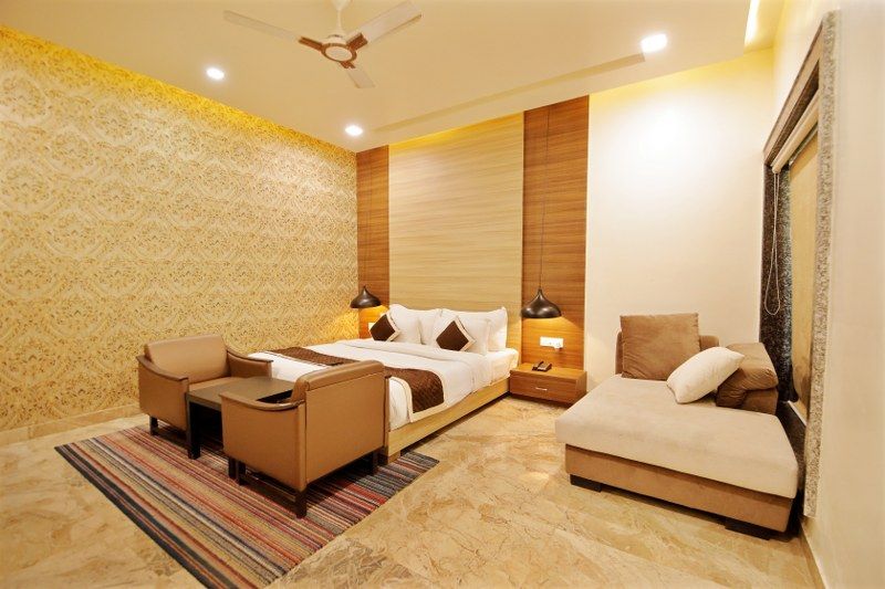 Nature Village Resort Luxury Villa with Plunge Pool, Jacuzzi and Private Sit Out 2