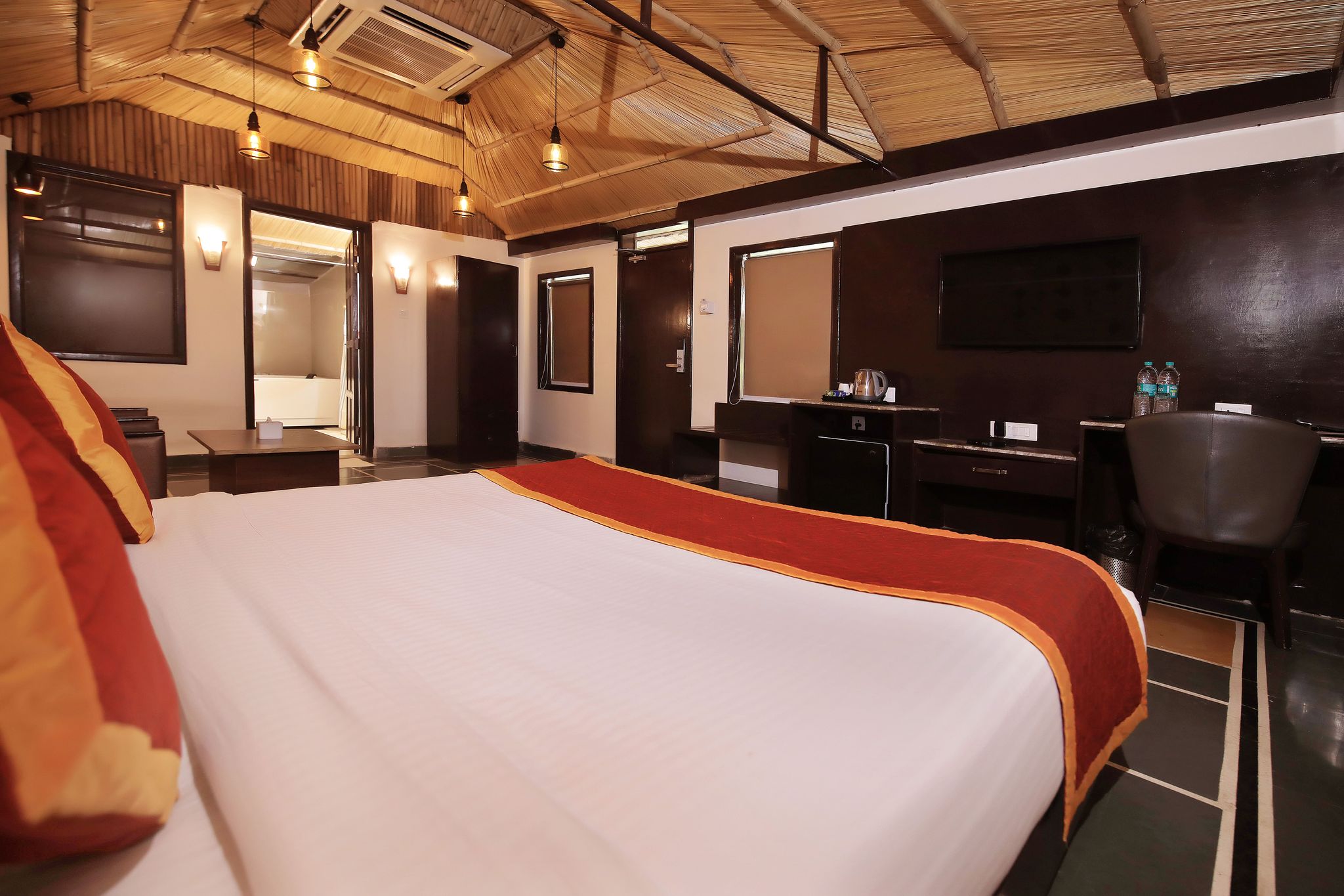 Nature Village Resort Nature Hut with Jacuzzi and Private Sit Out 4