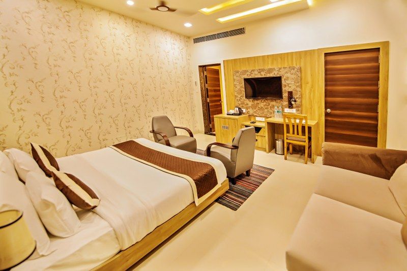 Nature Village Resort Luxury Villa with Plunge Pool, Jacuzzi and Private Sit Out