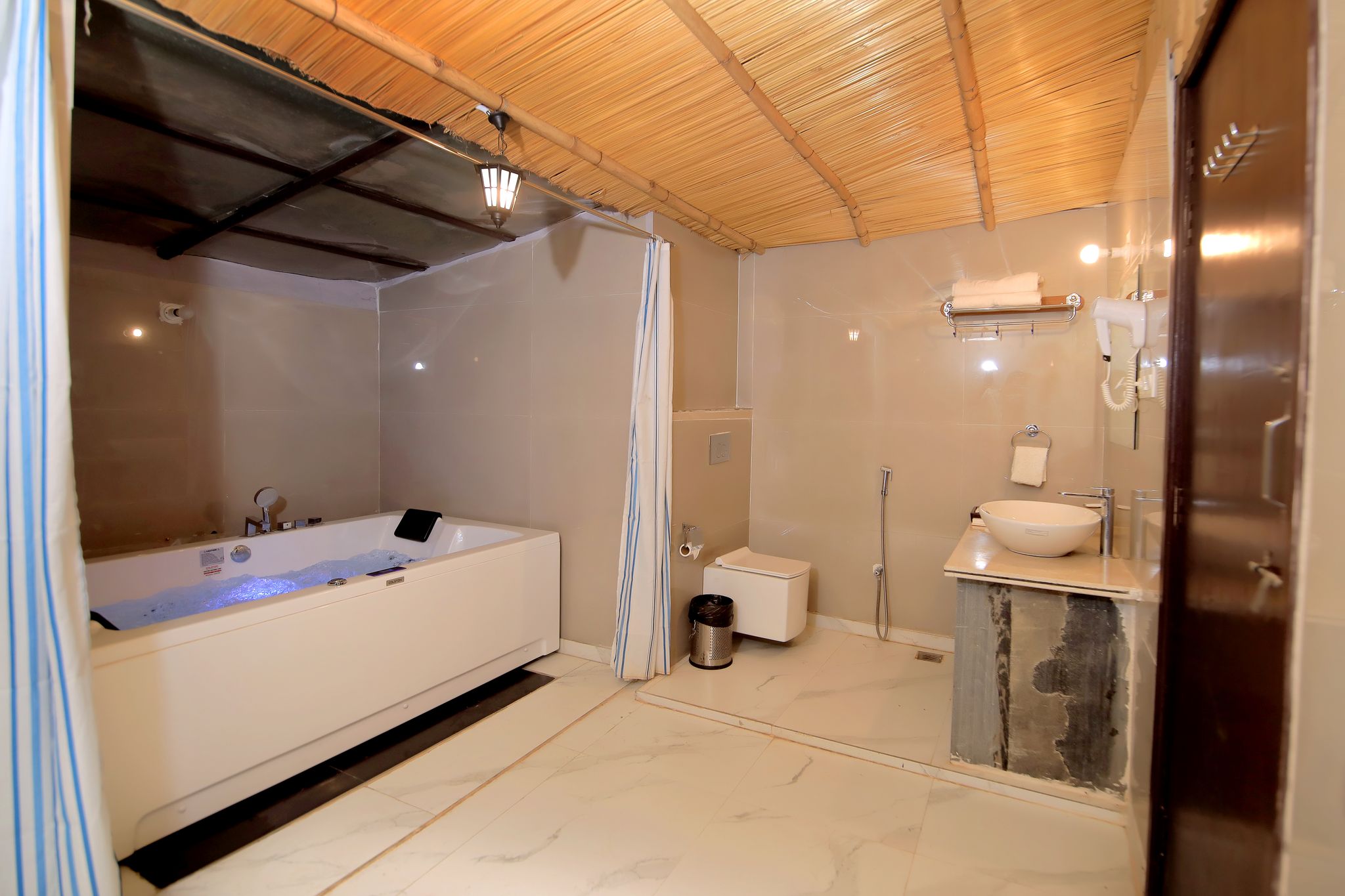 Nature Village Resort Nature Hut with Jacuzzi and Private Sit Out 7