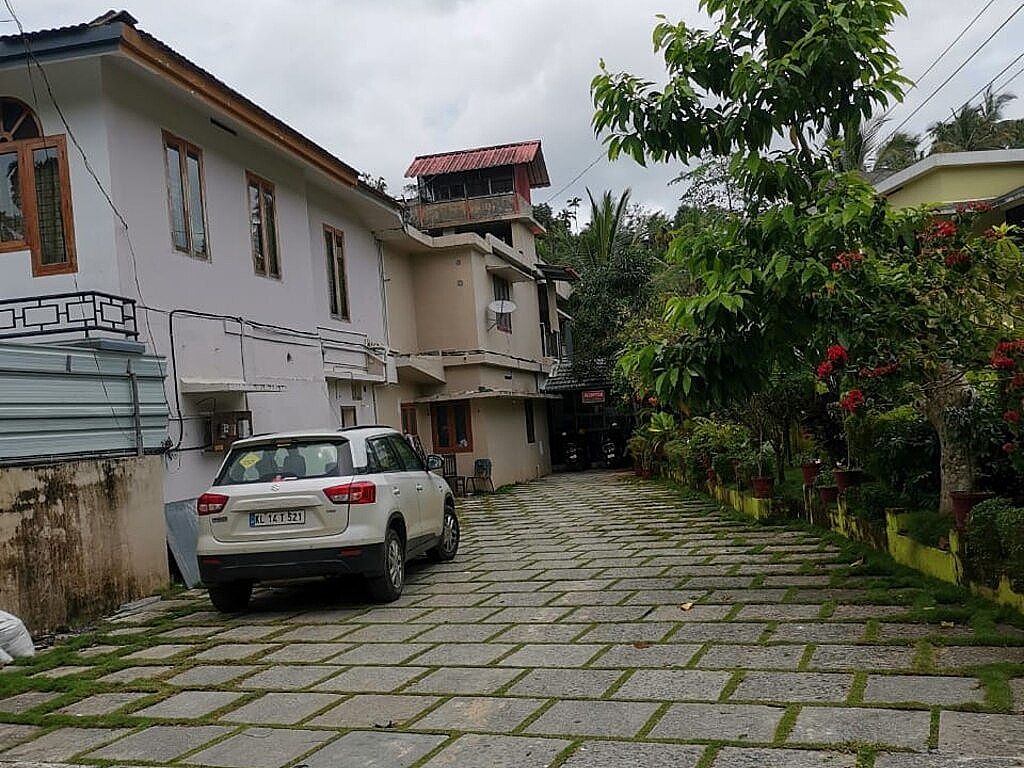 undefined Deluxe Residency 10