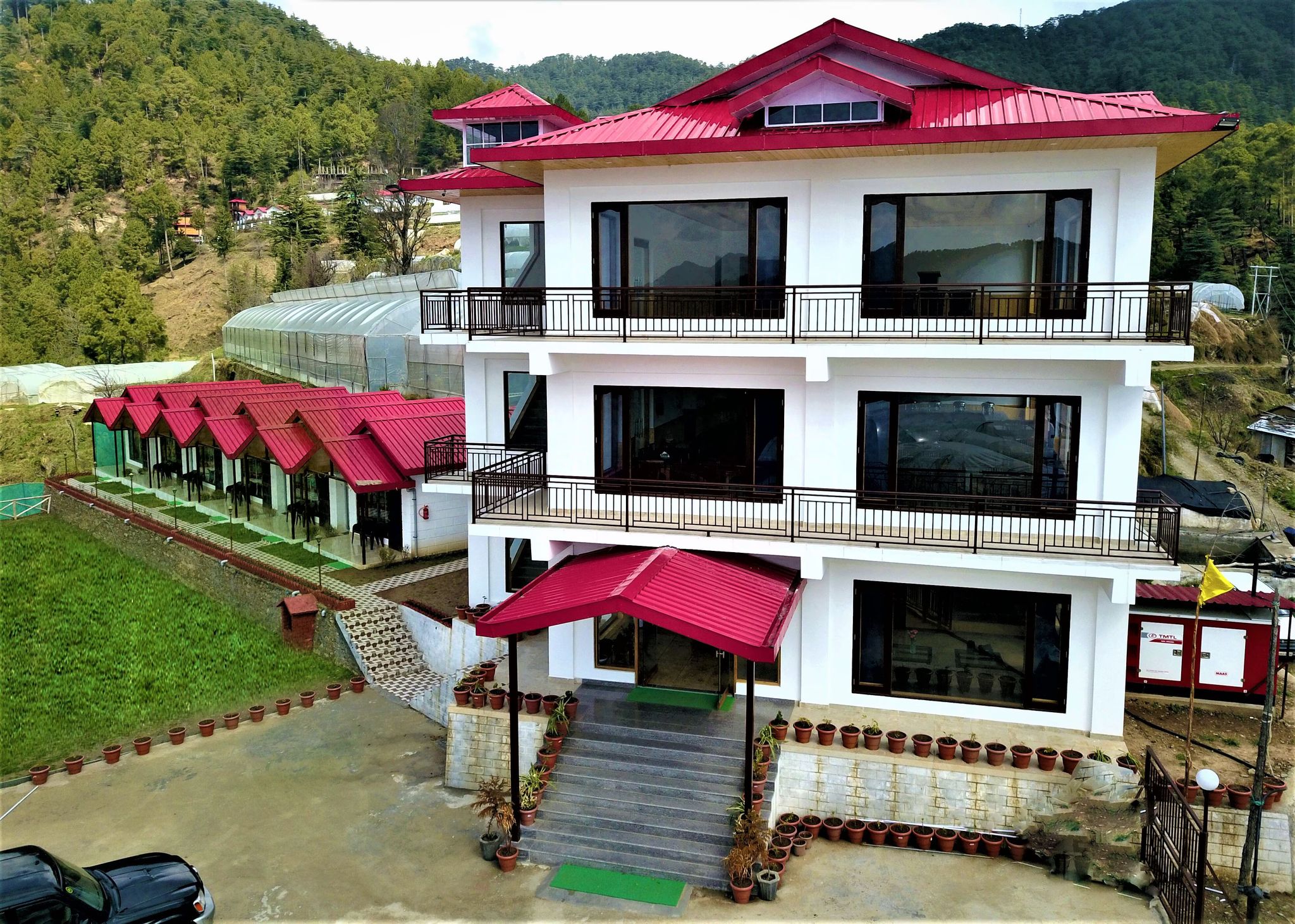 Resort Extreme Village Cottages Chail