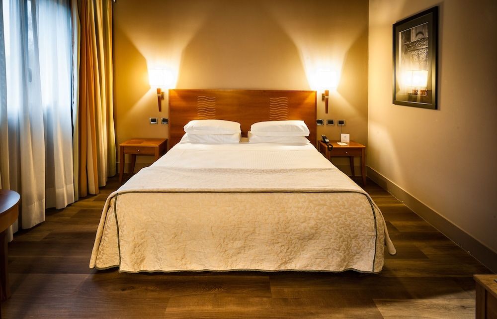 Hotel dei Cavalieri Caserta Superior Room 3