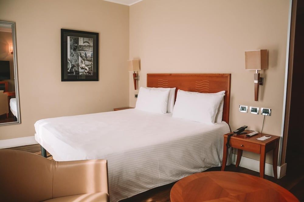 Hotel dei Cavalieri Caserta Superior Room 9