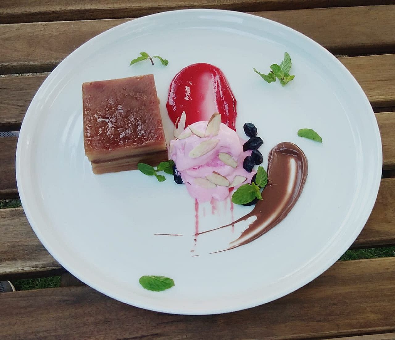 Food & Dining