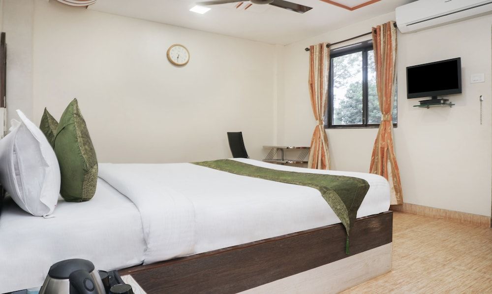 Treebo Trend Casa Bella Resort Standard Room, 1 Queen Bed 2