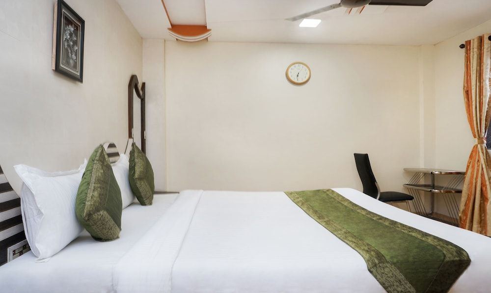 Treebo Trend Casa Bella Resort Standard Room, 1 Queen Bed 3