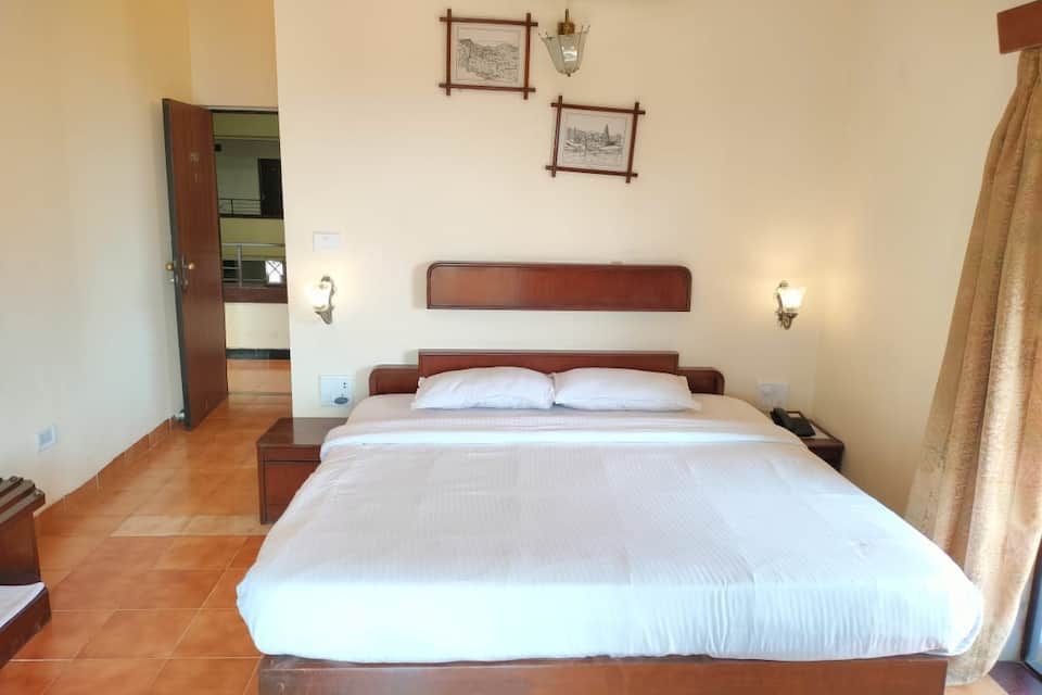 Double or Twin Room with Pool View