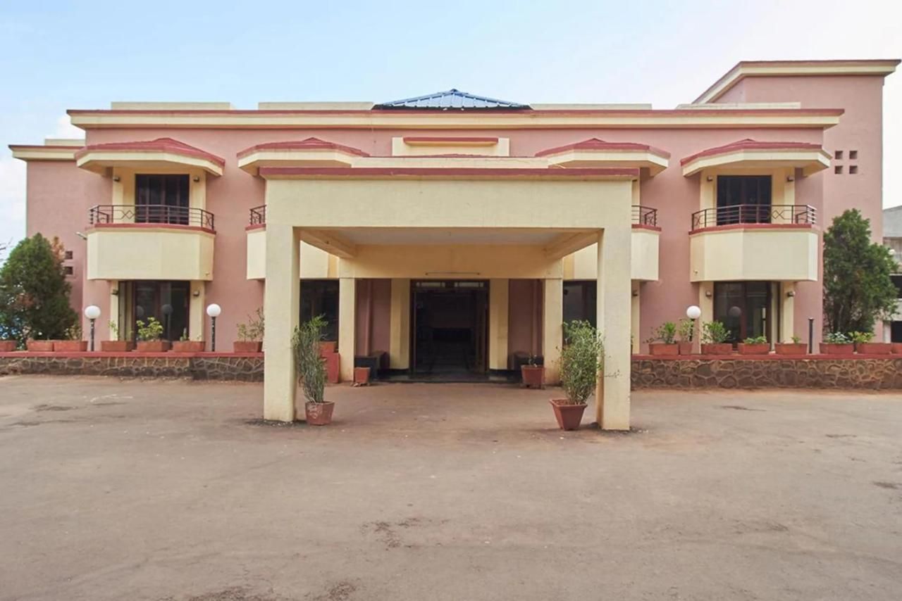 The Dhanhills - a valley view hotel in panchgani