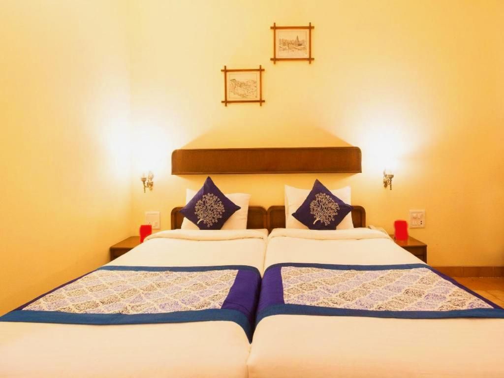 The Dhanhills - a valley view hotel in panchgani Budget Double Room 2