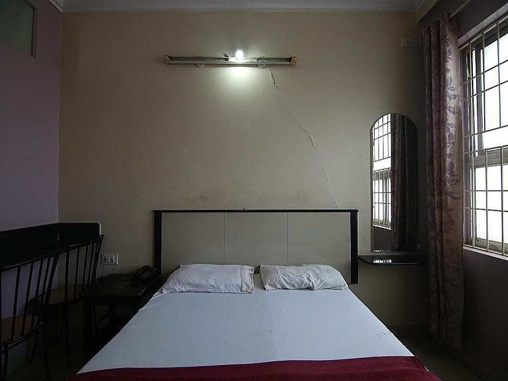 Royal Regency Lodge Comfort Double Room 7