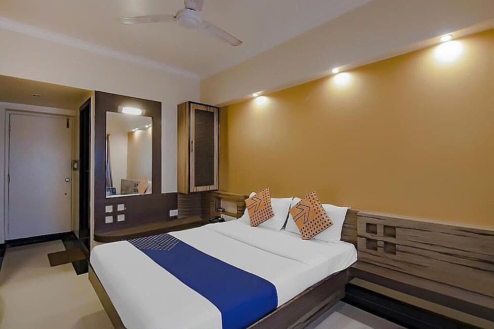 Royal Regency Lodge Comfort Double Room 6