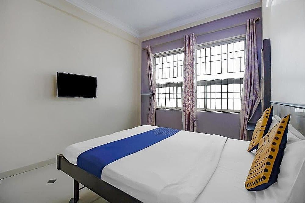 Royal Regency Lodge Comfort Double Room 9