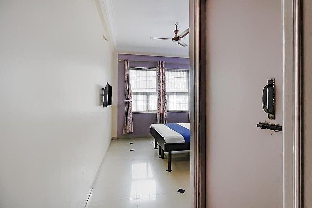 Royal Regency Lodge Comfort Double Room 13