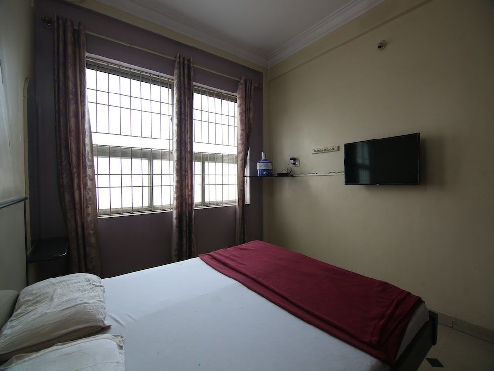 Royal Regency Lodge Comfort Double Room 4