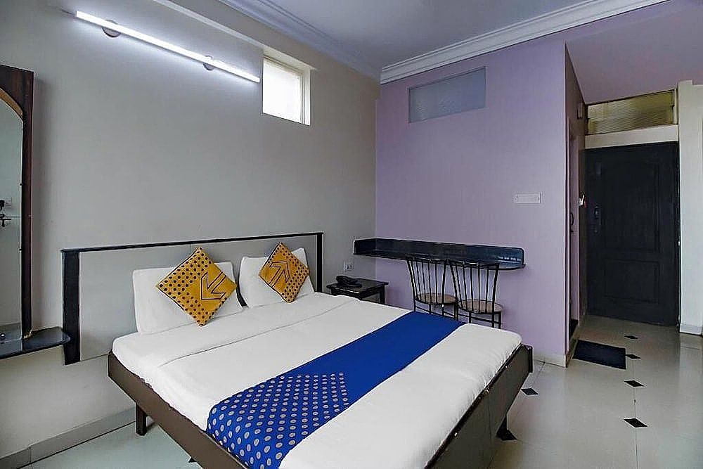 Royal Regency Lodge Comfort Double Room 2