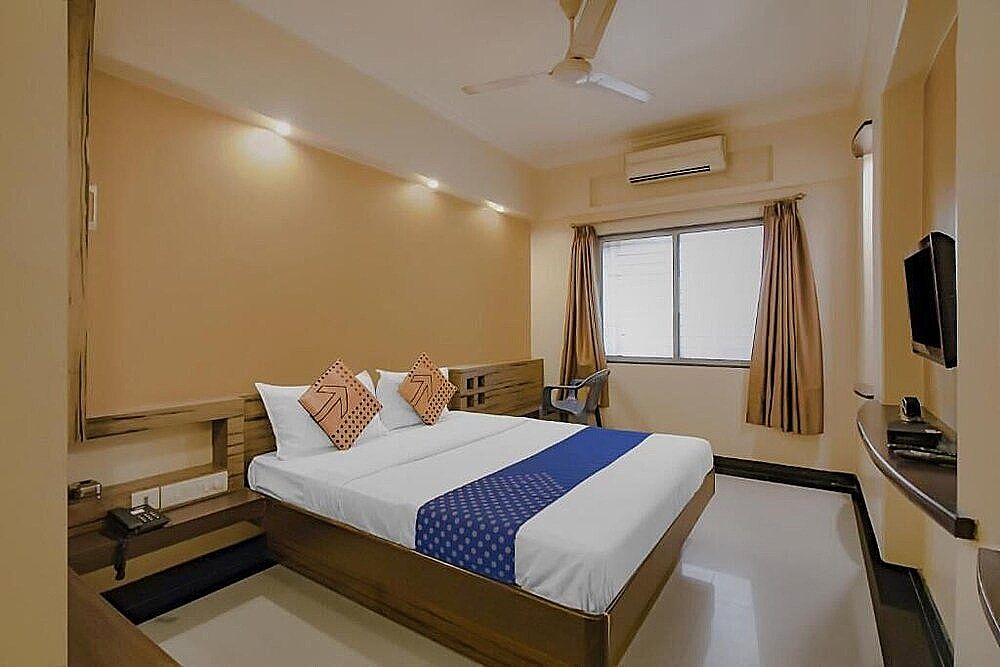 undefined Royal Regency Lodge 4