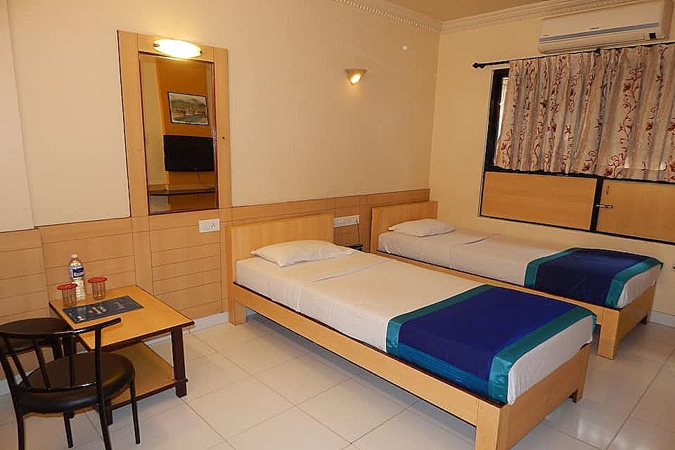 Hotel Suraj Classic Standard Non Ac Room (Standard Bed) 3