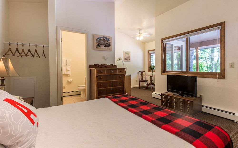 A-Lodge Boulder Basecamp Queen 2