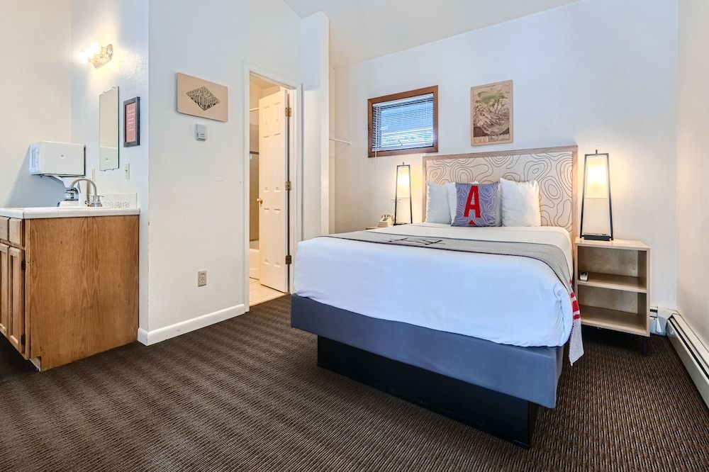 A-Lodge Boulder Adventure Queen 2