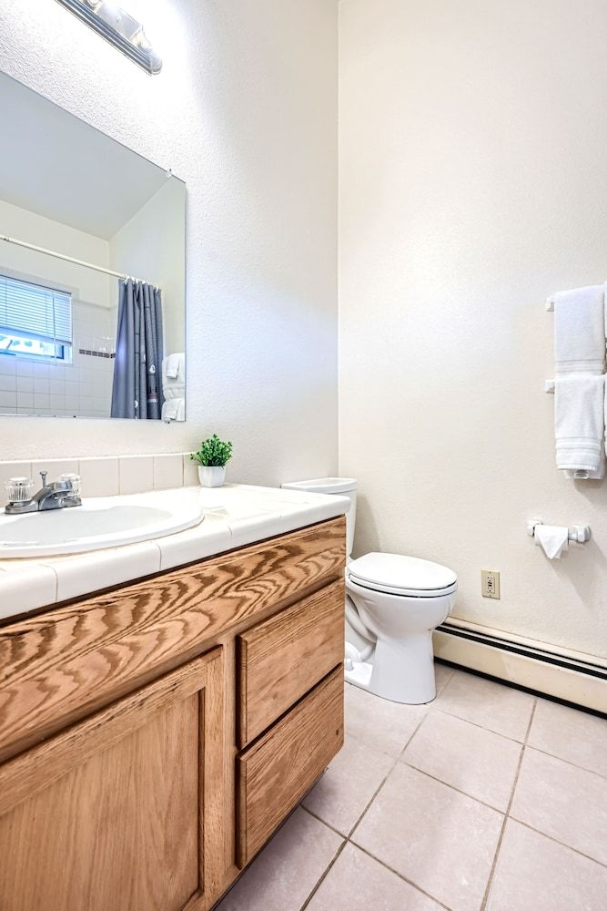 A-Lodge Boulder Adventure Queen 6