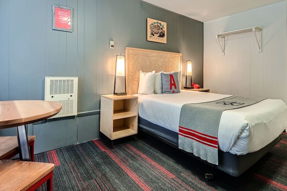 A-Lodge Boulder Basecamp Queen 3