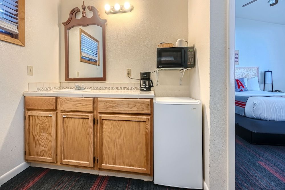 A-Lodge Boulder Adventure Queen Suite 7