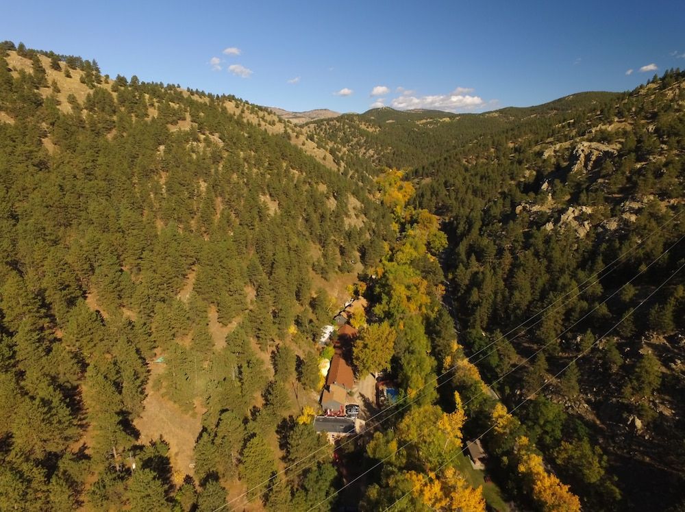 A-Lodge Boulder Adventure Queen Suite 4