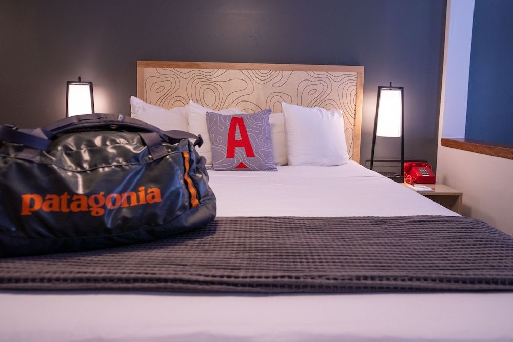 A-Lodge Boulder Basecamp Queen