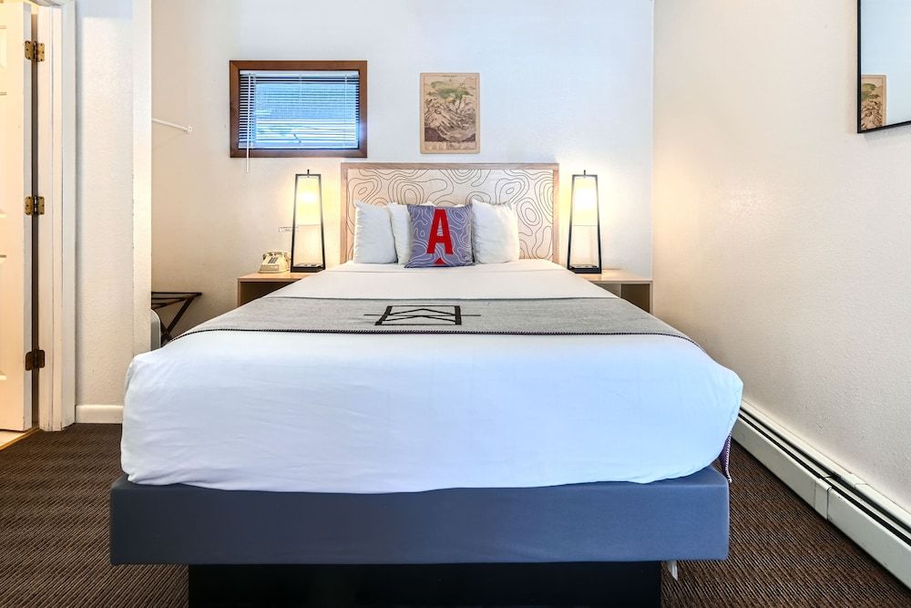 A-Lodge Boulder Adventure Queen 4