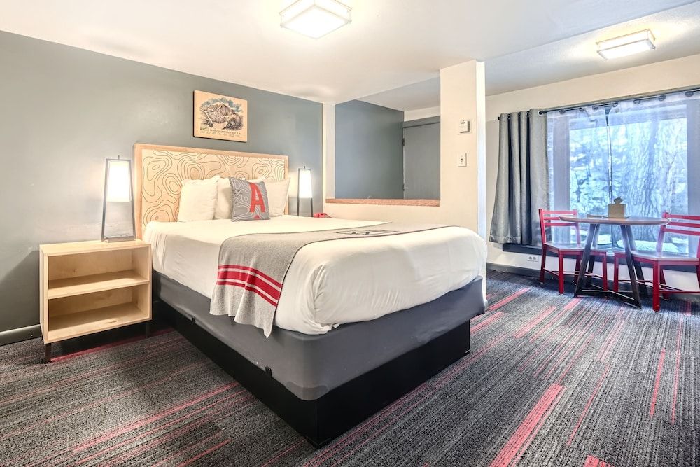 A-Lodge Boulder Basecamp Queen 6