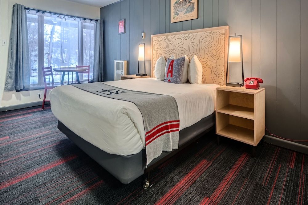 A-Lodge Boulder Basecamp Queen 8