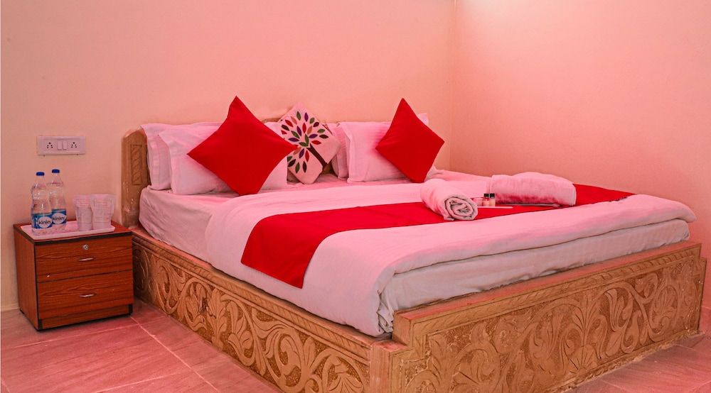 Shiv Tara Desert Camp Standard Cottage 5