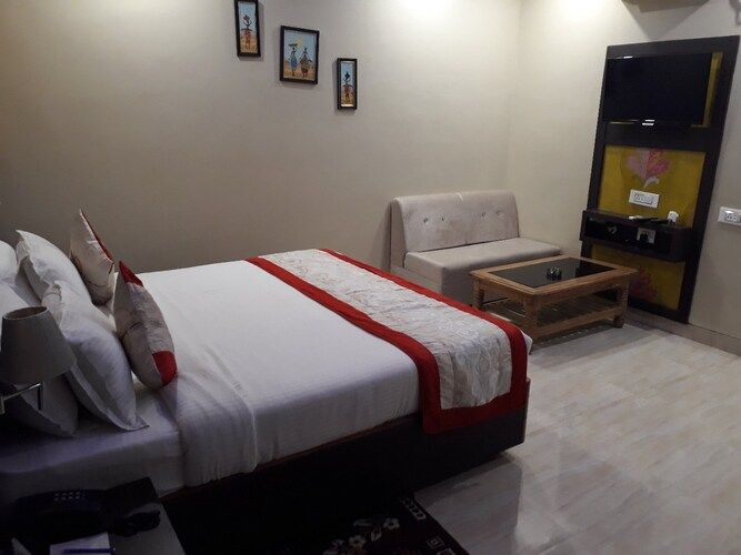 Hotel Mamta International Standard Room 6