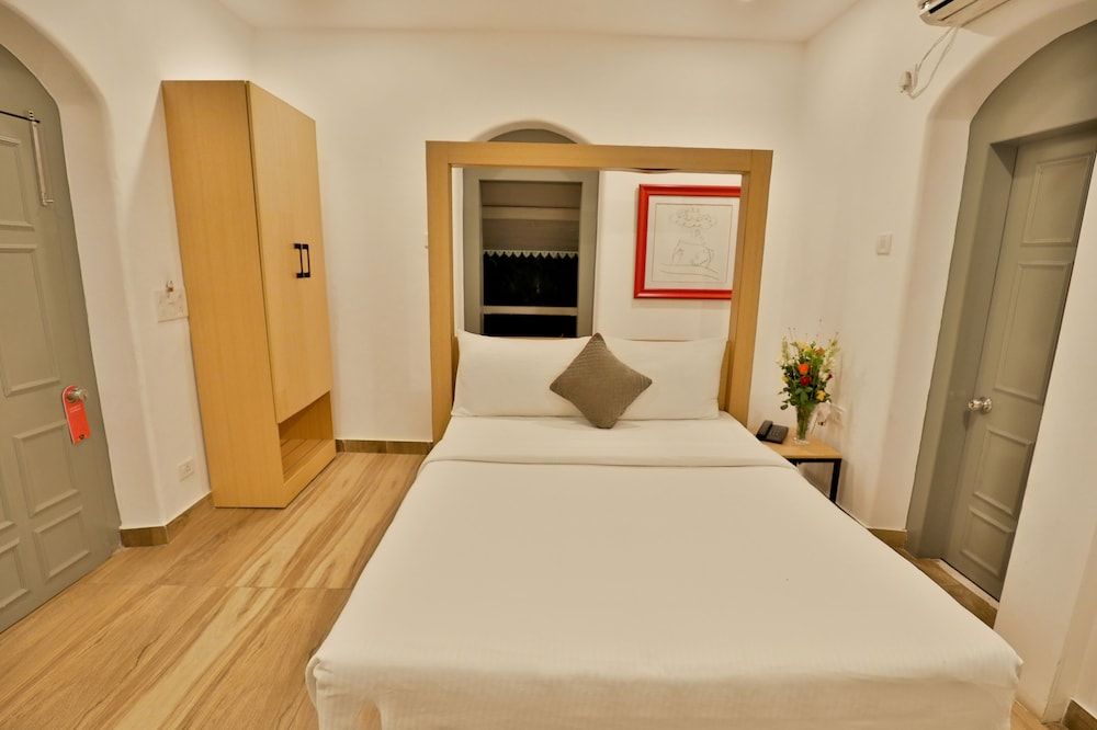 Ritz Heritage Deluxe Room 6