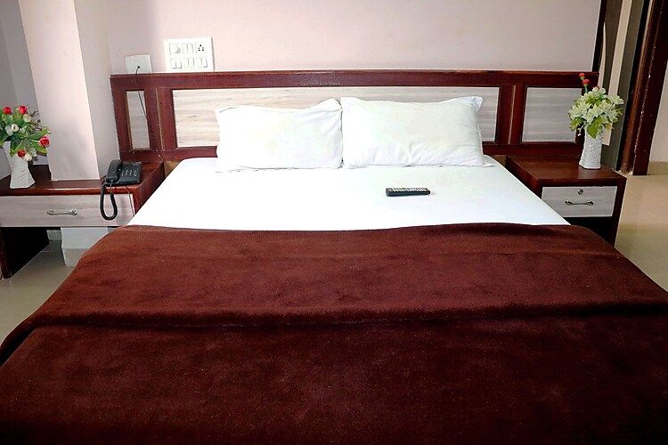 Hotel Raj Palace Standard Room 2